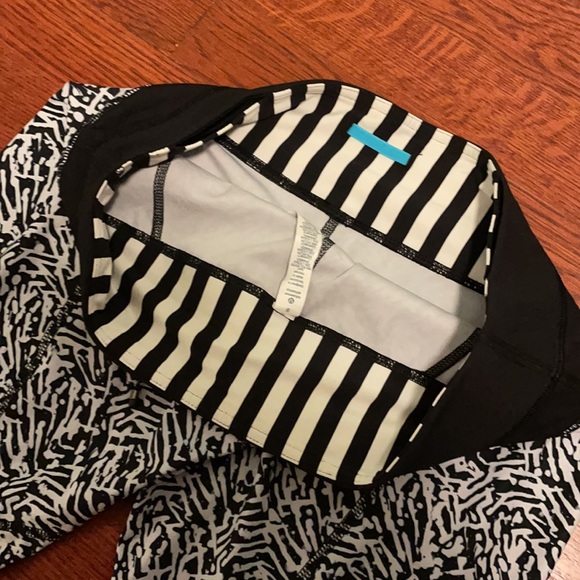 Lululemon crops - Picture 4 of 5